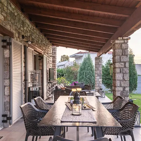 Pietra Akoli Rodhodhafni