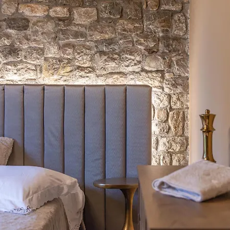 Pietra Akoli 別荘 *