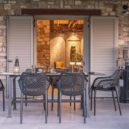 Pietra Akoli * Agia Eleni