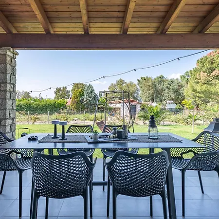 Pietra Akoli Rodhodháfni