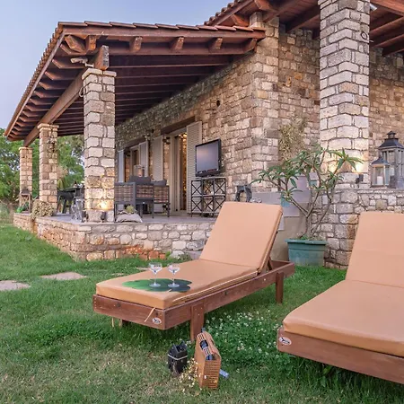 Holiday home Pietra Akoli Rodhodhafni