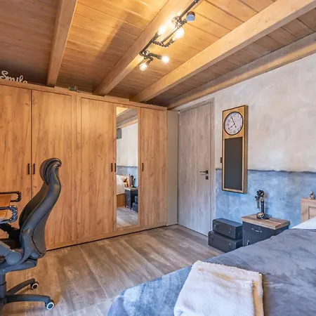 Pietra Akoli Rodhodháfni