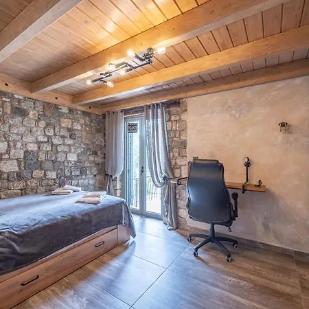 Pietra Akoli Holiday home Rodhodhafni