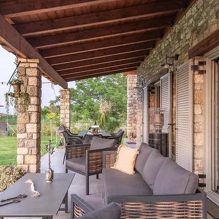 Holiday home Pietra Akoli Rodhodhafni