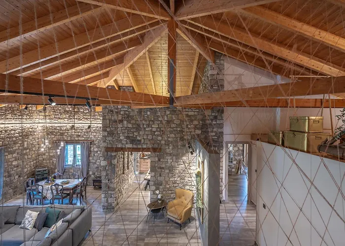 Pietra Akoli Rodhodháfni