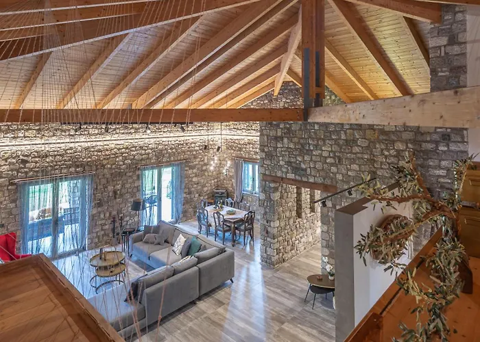 Pietra Akoli * Rodhodháfni